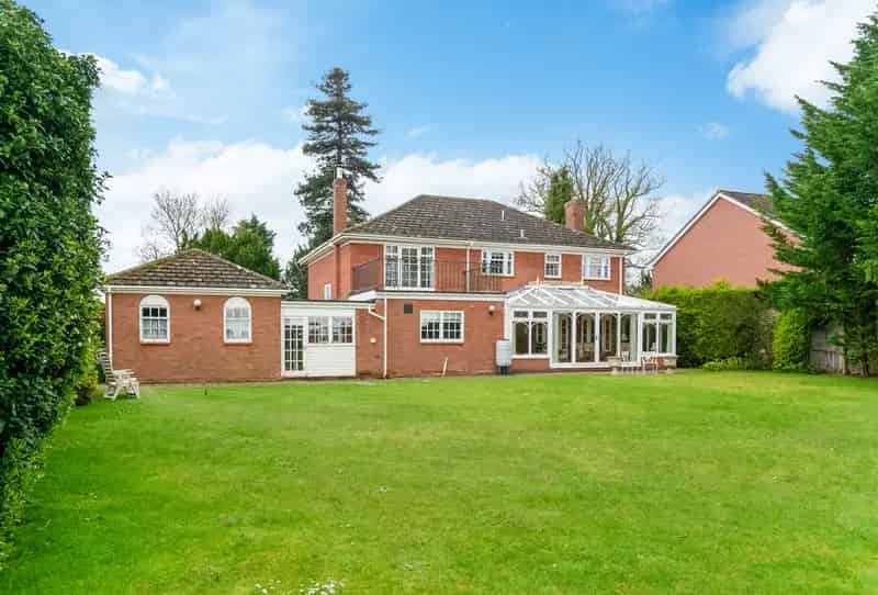 4 Bedroom Detached House for Sale Warwickshire