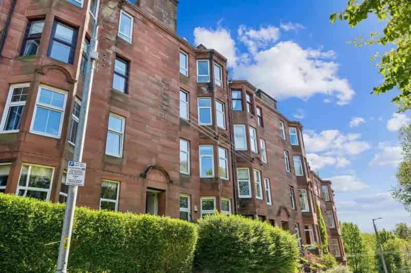 1 Bedroom Flat for Sale in North Kelvinside