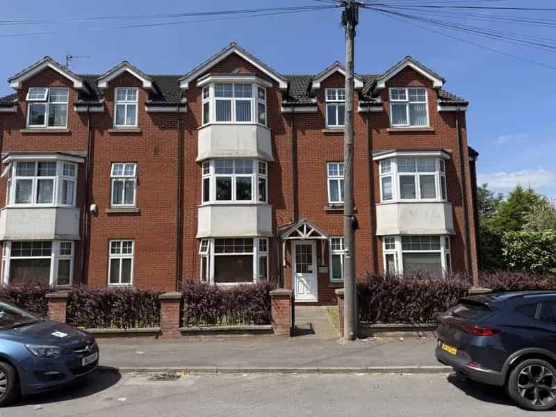 1 Bedroom Apartment for Sale Modern Flat Near Amenities