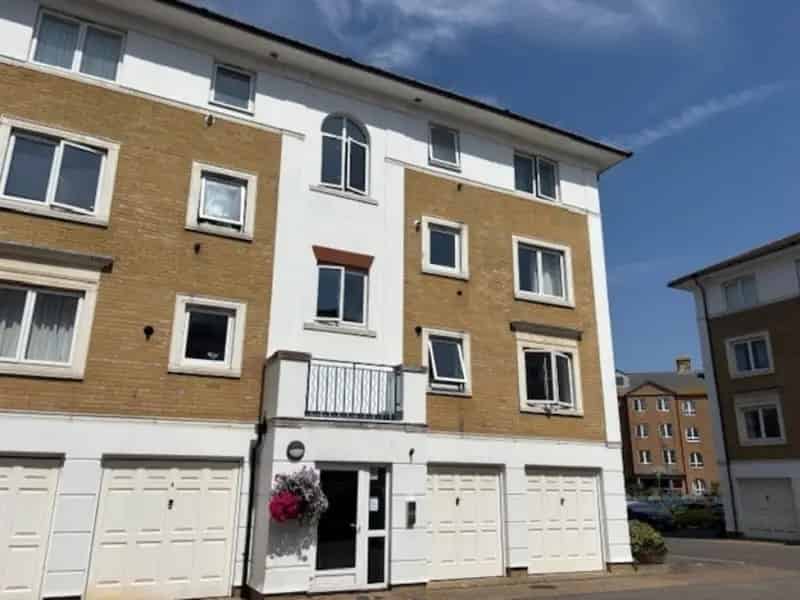 2 Bedroom Flat Brighton Marina Village Balcony Garage