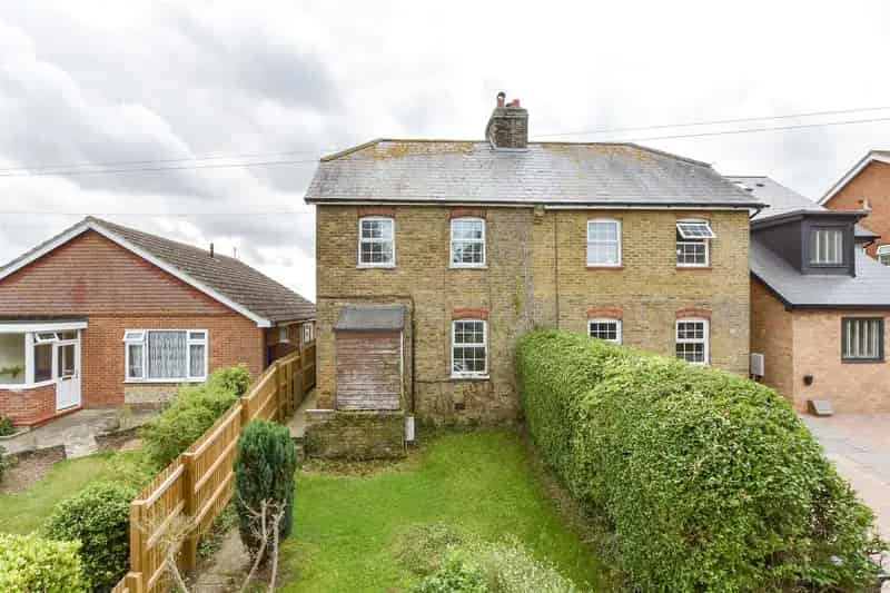 3 Bedroom Semi-Detached House For Sale in Monkton