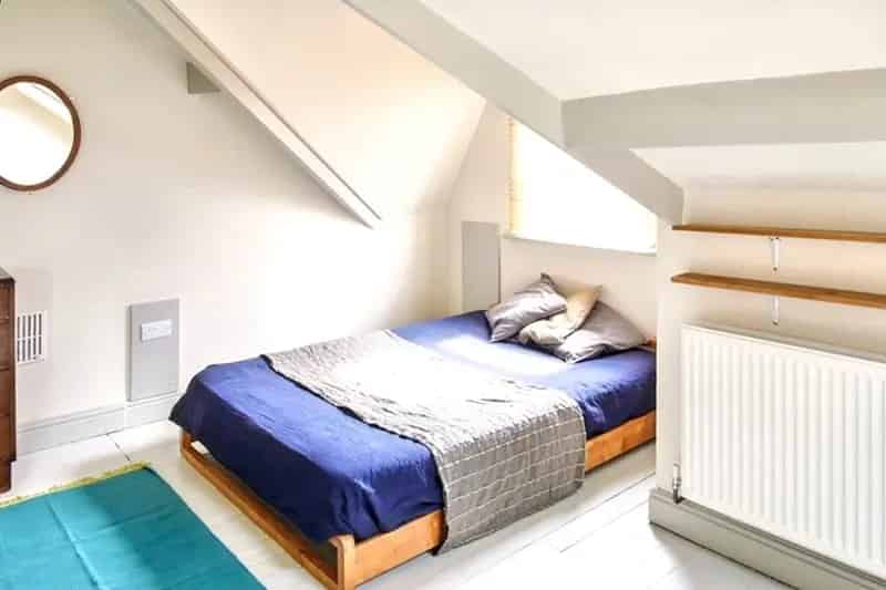 Three Double Bedroom House in Hyde Park