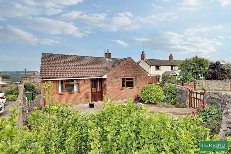 2 Bedroom Detached House for Sale