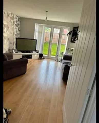 2 Bed House Sought - Hertfordshire, Berkshire, West Sussex, Oxfordshire