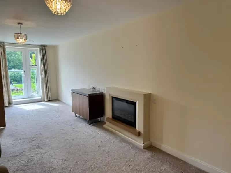 1 Bed Retirement Apartment  Lift Access South Facing Views