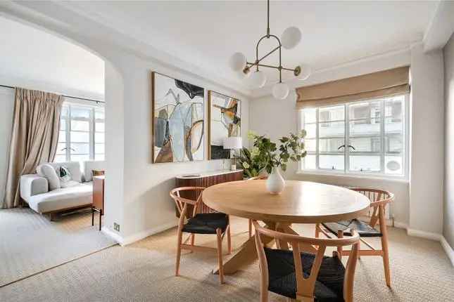 3-Bed Flat for Rent in Gloucester Place Marylebone NW1