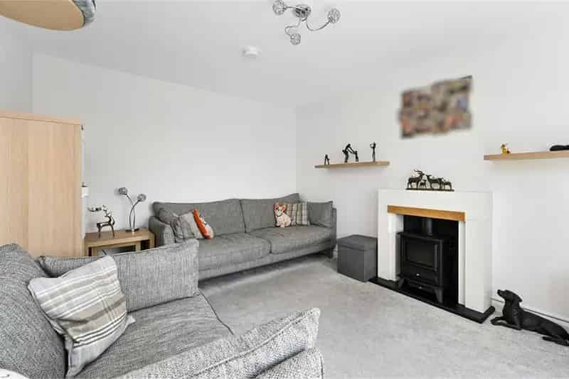 3 Bed Semi-Detached House with 2 Reception Rooms