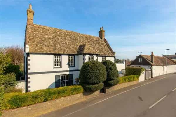 Grade II Listed Manor House Fenstanton Beautiful Gardens Converted Barn