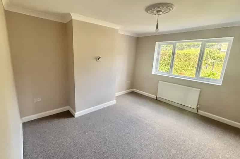 3 Bedroom Semi Detached House Fully Renovated Zero Deposit Available