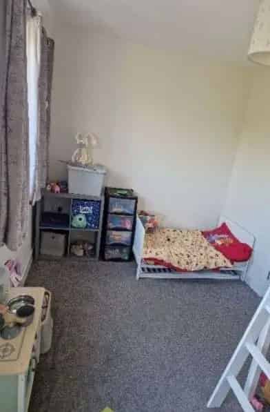 Two Double Bedroom House with Garden and Parking