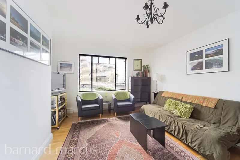 Charming 2-Bedroom Apartment in Fulham Letterstone Road