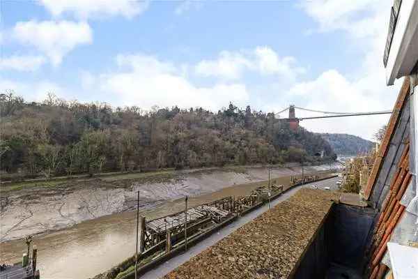 Top Floor Apartment with Clifton Suspension Bridge Views