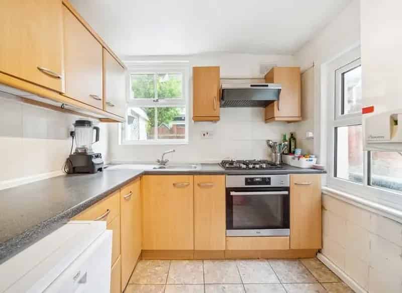 Four Double Bedroom House in Tooting with Original Features