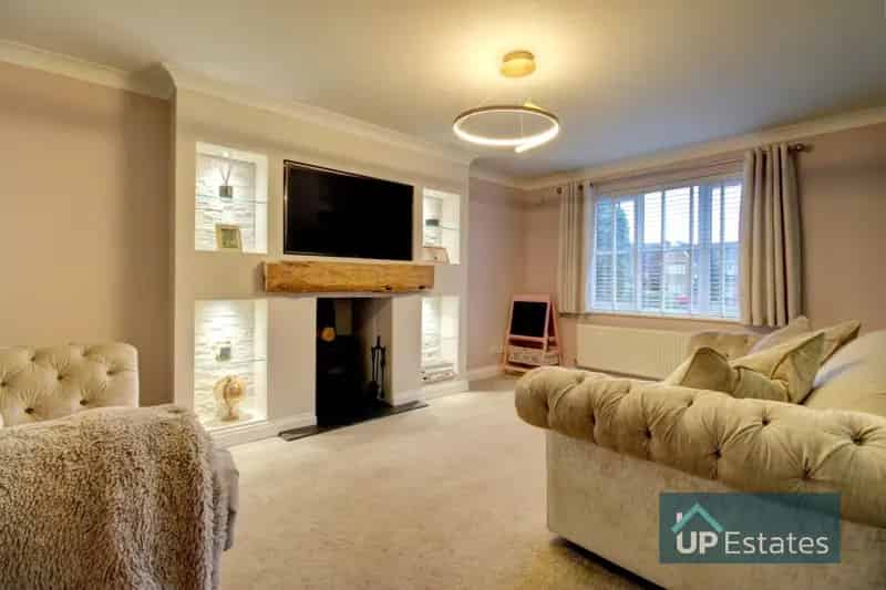 4 Bedroom Detached House to Rent Morrisons Estate