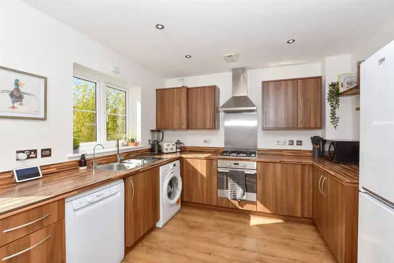 4 Bedroom Semi-Detached House for Sale in Bridgefield