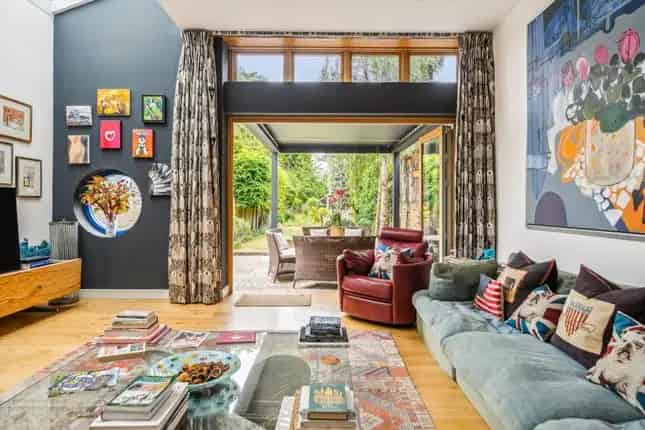 Terraced House for Sale in Wandsworth London