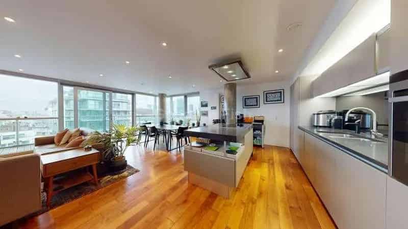 2 Bed Flat for Sale Manchester Riverside Apartment The Edge