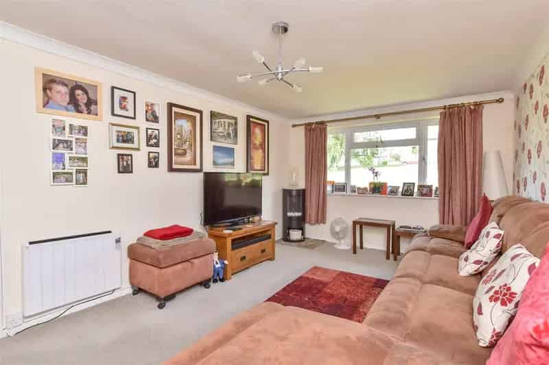 2 bedroom semi-detached bungalow for sale
