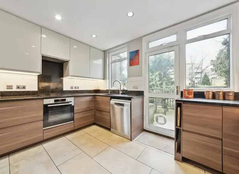 5-Bedroom Family Home in Mill Hill Conservation Area