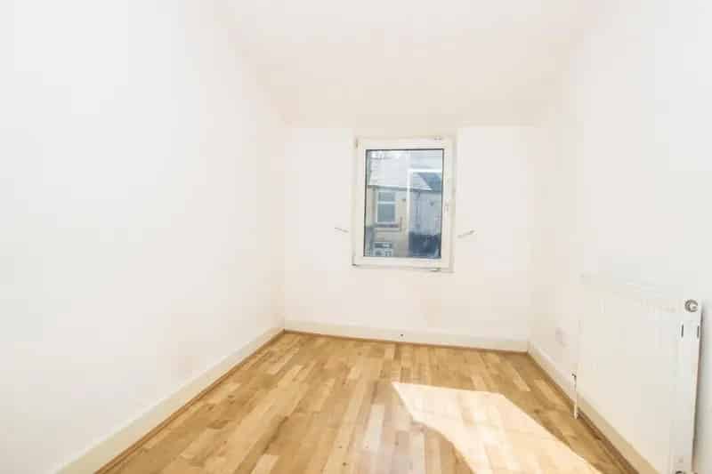 3 Bed Terrace House for Sale Near Train Station