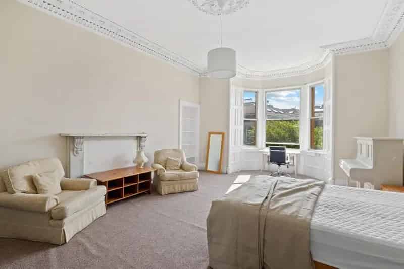 4 Bedroom Flat to Rent in Edinburgh