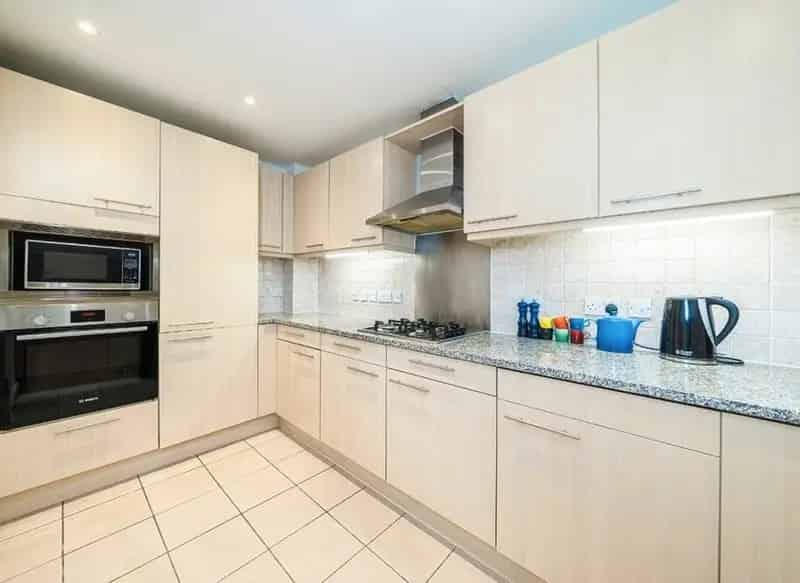 Two Double Bedroom River View Flat Near Rotherhithe Station