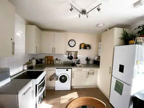 Flat For Rent in West Monkton, England