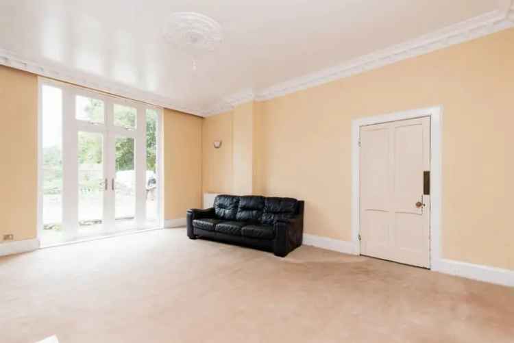 5 Bedroom Detached House Willowtown