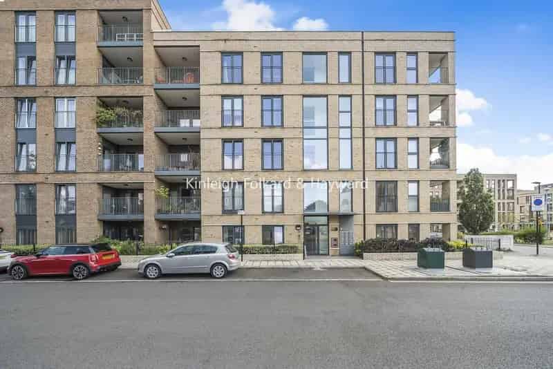 Elegant Contemporary Apartment For Sale