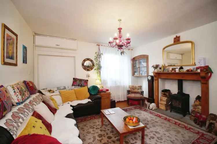 4 Bedroom Family Home Shepton Mallet Garage Parking Garden