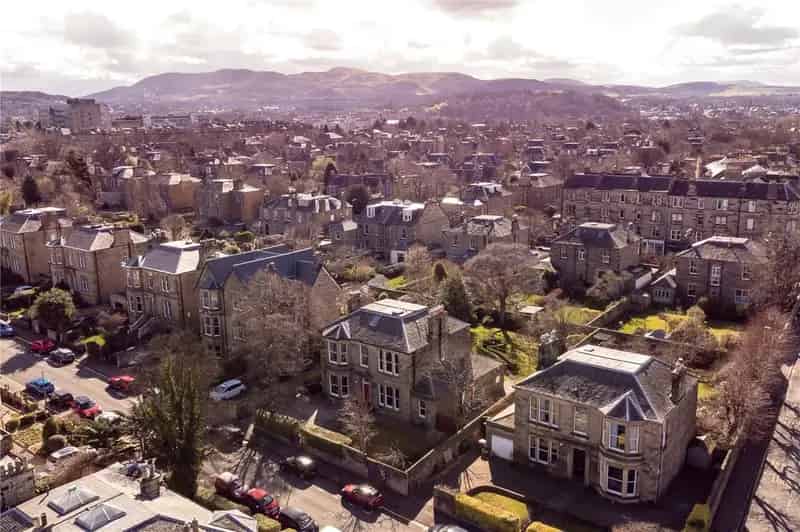 6 Bedroom Detached House for Sale in Edinburghs Merchiston