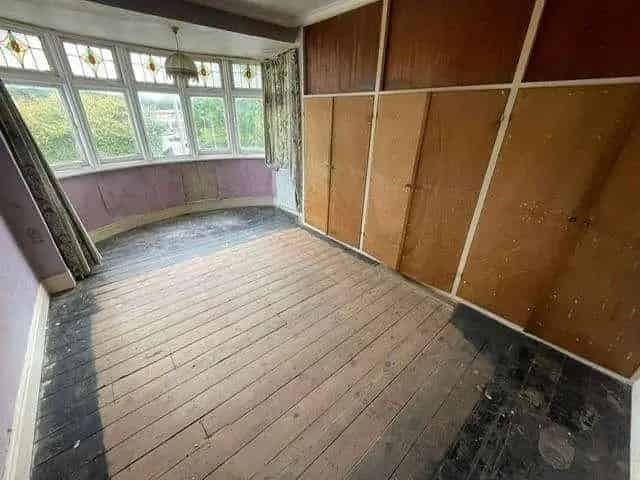 3 Bed House for Sale Mill Hill - Renovation Project