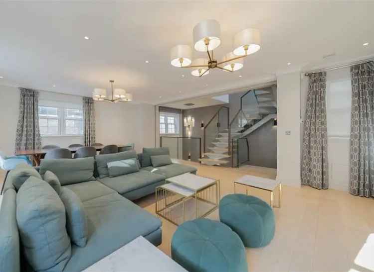 House For Sale in London, England