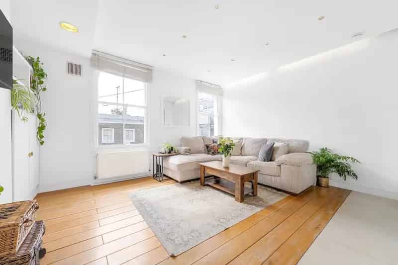 2 Bedroom Maisonette Brixton Roof Terrace High End Finish