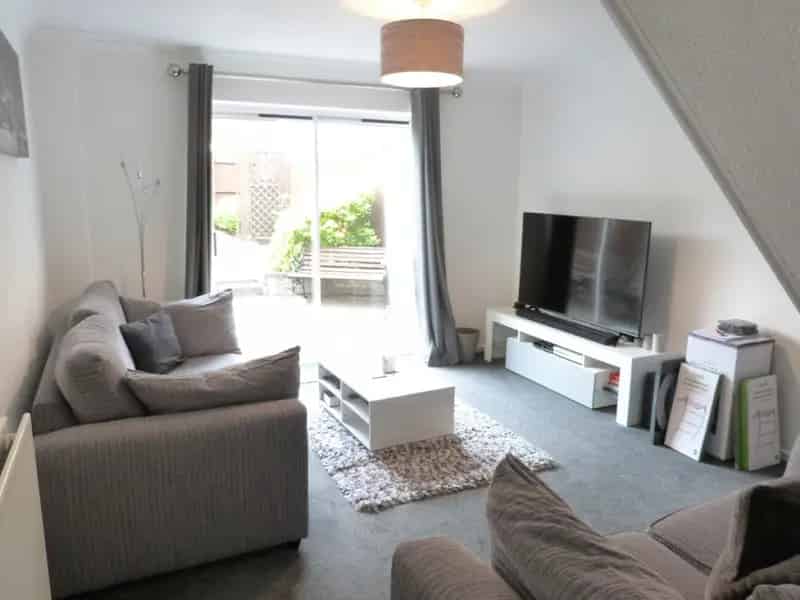 2 Bedroom House To Rent Available 2025