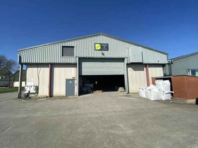 Industrial Unit with Loading Doors and Three-Phase Power