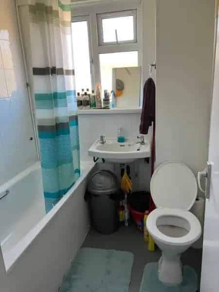 City Centre Flat Near Shops and Beach