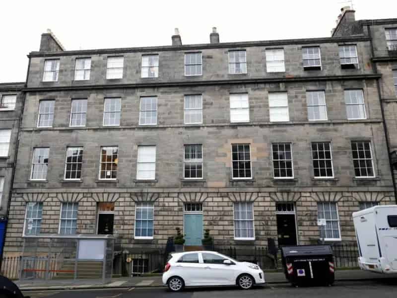 4 bedroom flat to rent