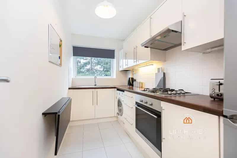 2 Bed Flat for Sale near Poole Park Stunning Views Garage