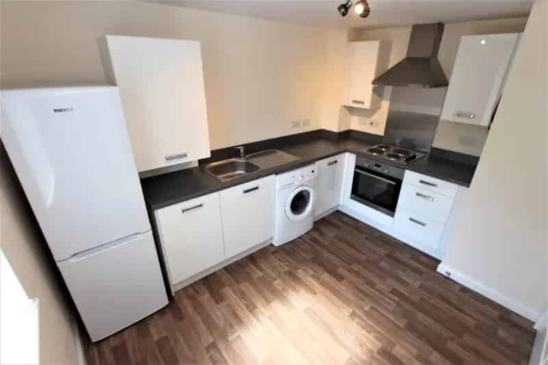 2 Bedroom Flat House to Rent