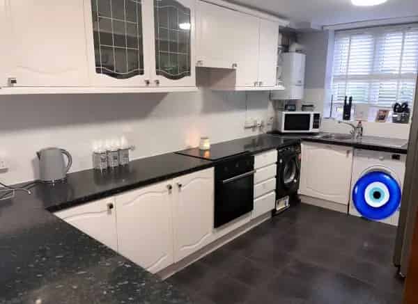 Large 3 Bed House Easily 4 Beds Large Garden Parking
