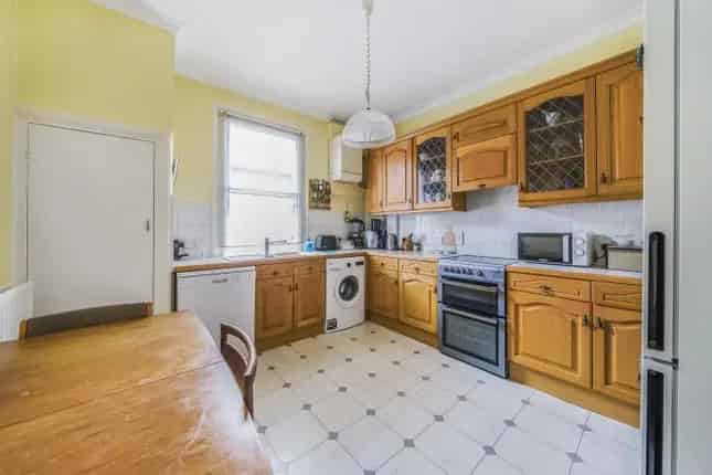 Semi Detached House for Sale in Ealing W5