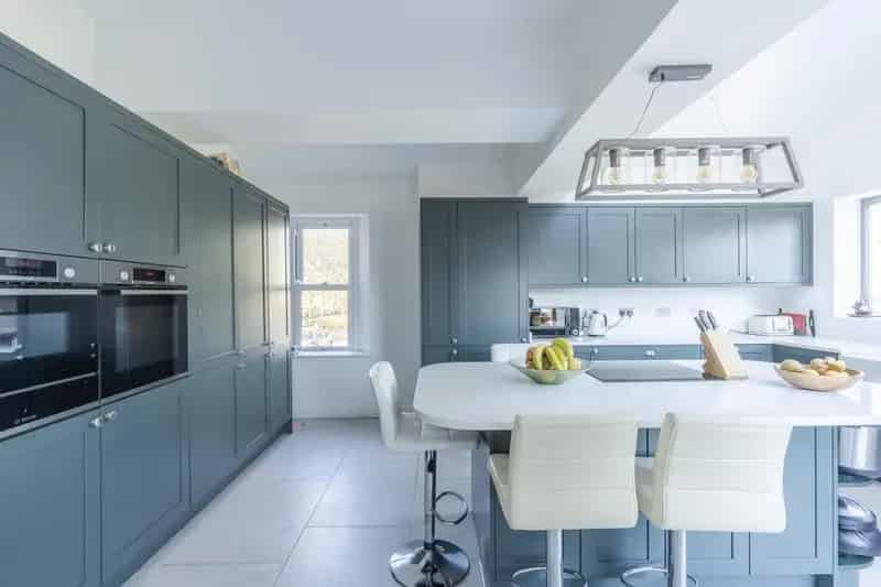 6 Bedroom Semi Detached House For Sale