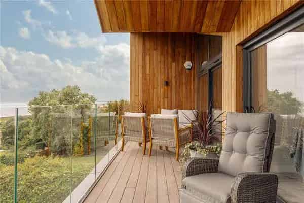 Luxury Apartment with Panoramic Views and High-End Finishes