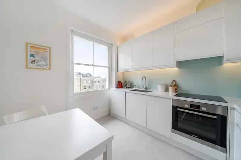 Belsize Park 2-Bedroom Conversion - 750 sq ft Period Charm
