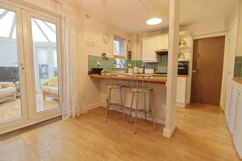 4 Bedroom Link Detached House for Rent