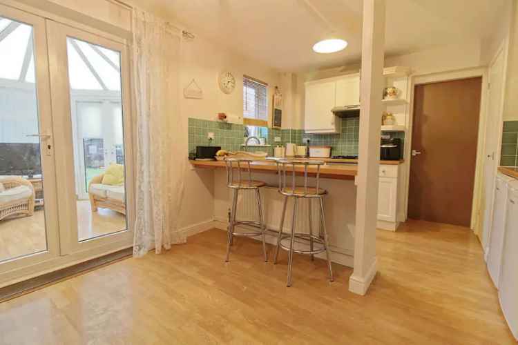 4 Bedroom Link Detached House for Rent