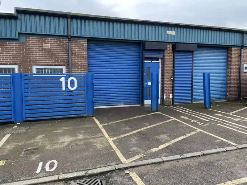 Compact Workshop Industrial Unit to Let