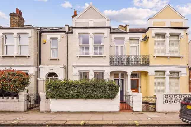 Terraced House for Sale Munster Road London SW6