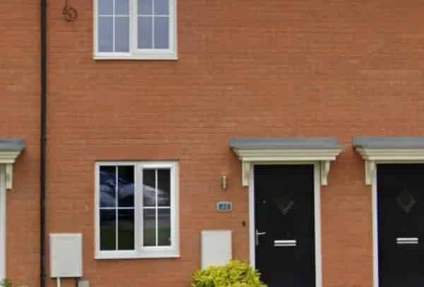 2 Bedroom Mid Terrace House for Sale